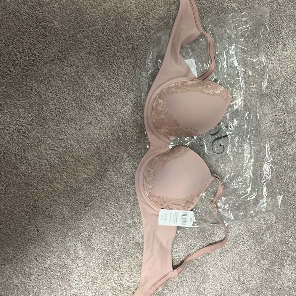 Never worn Soma Embraceable Perfect Coverage bra-Adobe Rose/Porcelain color 32C